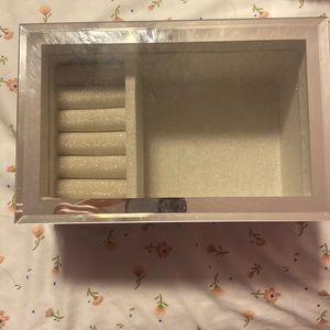 Jewelry case